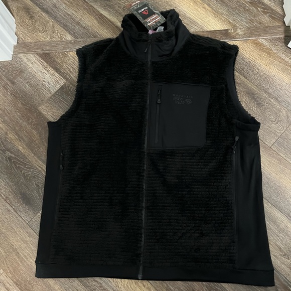 Mountain Hardwear
Polartec High Loft Vest - Men's 2XL - Picture 13 of 16
